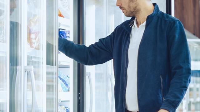İngiltere’de marketlere giren bir şahıs, gıdalara bilinmeyen madde enjekte etti