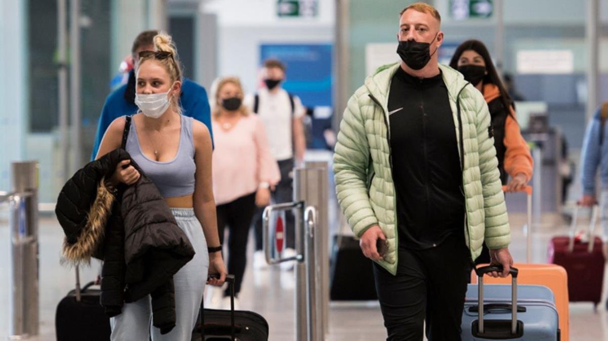 İngiltere’nin Türkiye’yi perşembe günü “kırmızı liste”den çıkaracağı iddia edildi