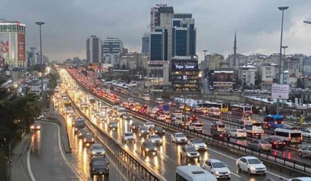 İstanbul’da akşam trafiği! Yoğunluk yüzde 69’a ulaştı