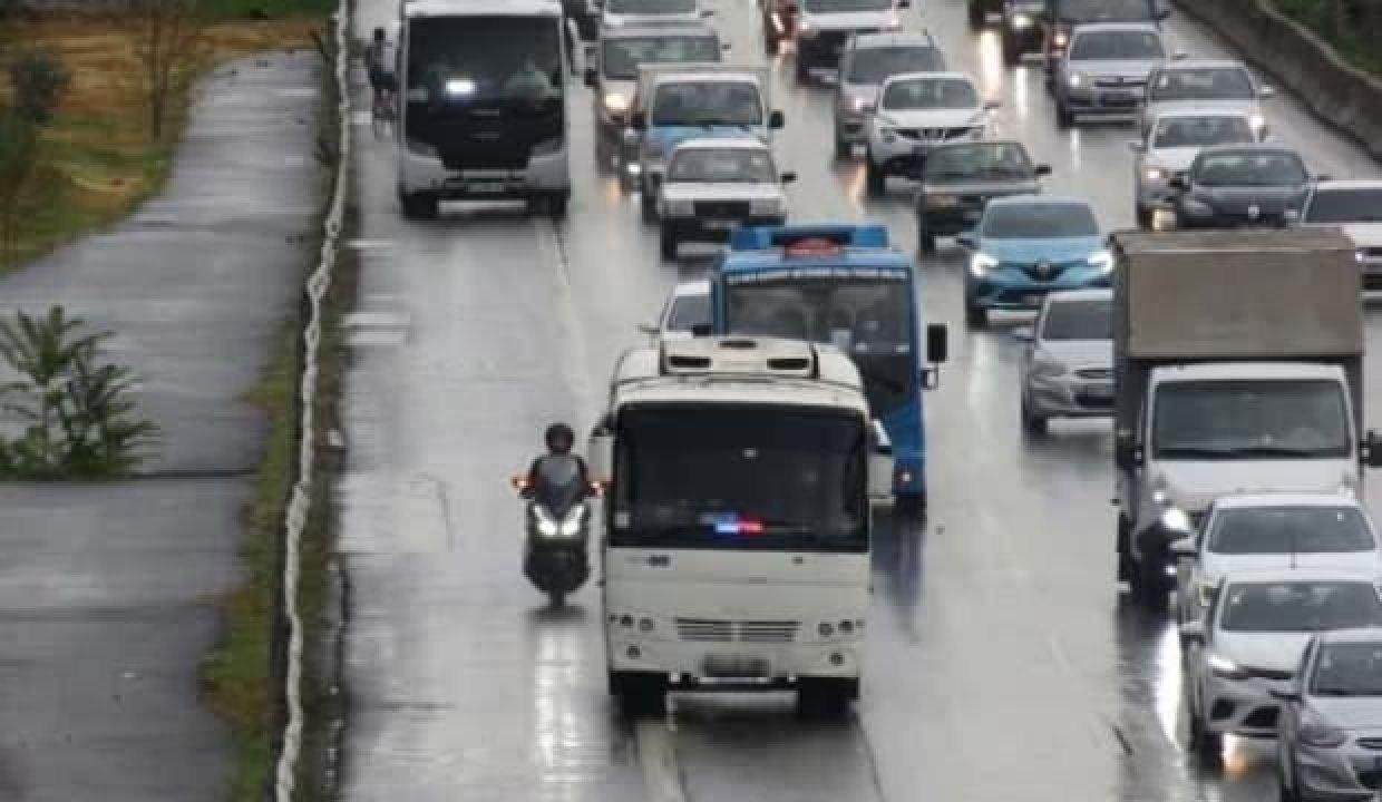 İstanbul’da şoförlerin yeni kabusu: Çakarlı minibüs!