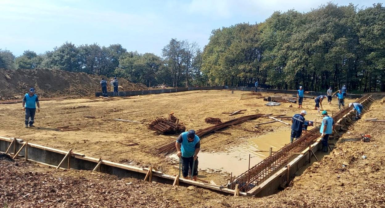 İzmit Balören ve Kabaoğlu köylerine futbol alanı