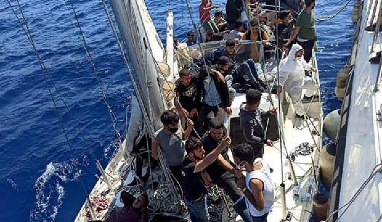 Kamerunlu göçmenden şok argüman: Yunan güvenlik güçleri bizi denize attı