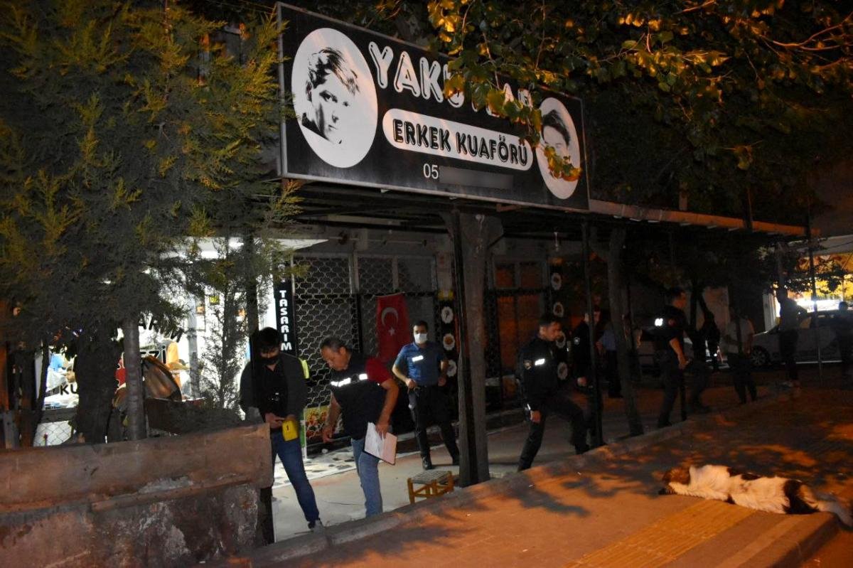 Kuaförde husumetlisine kurşun yağdırdı