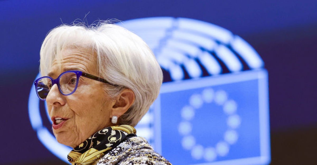 Lagarde’dan enflasyona ‘aşırı reaksiyon vermeme’ uyarısı