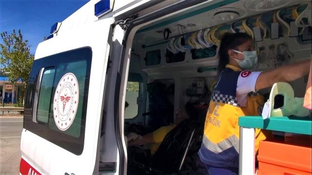 Otomobille çarpışan motosikletli kurye yaralandı