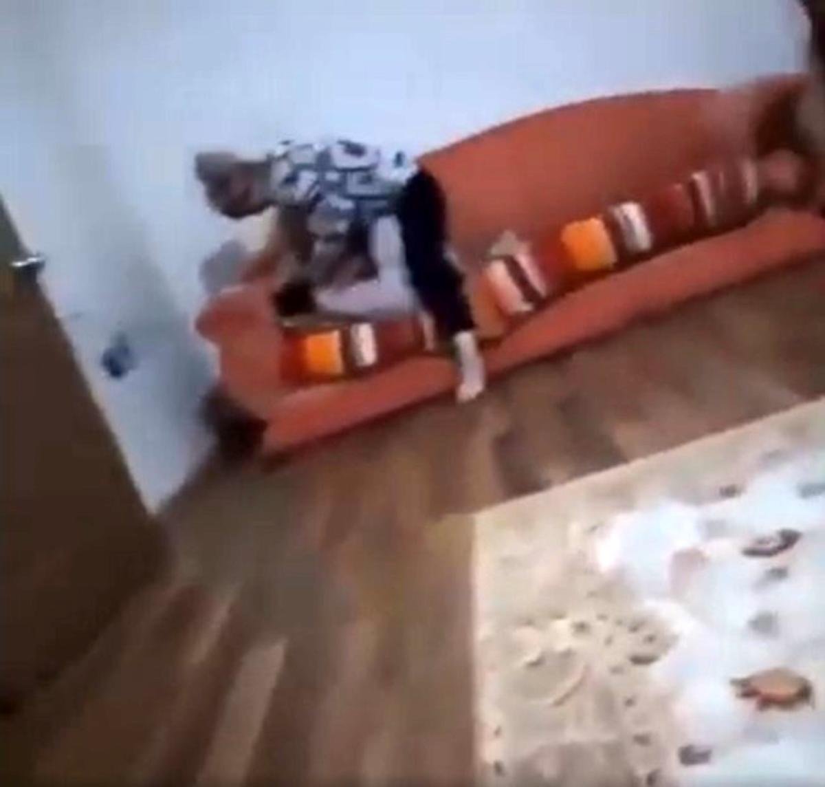 Öz kızına öldüresiye döven anneye 1 yıl 6 ay mahpus