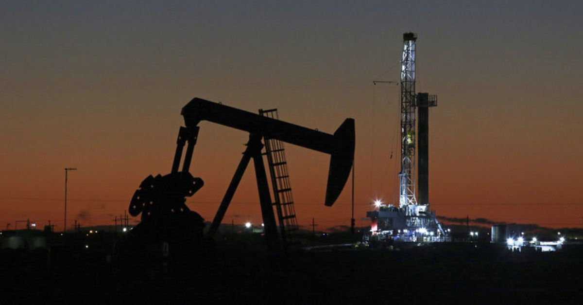 Petrol fiyatları geçmeyen kasırga tesiriyle yükseldi