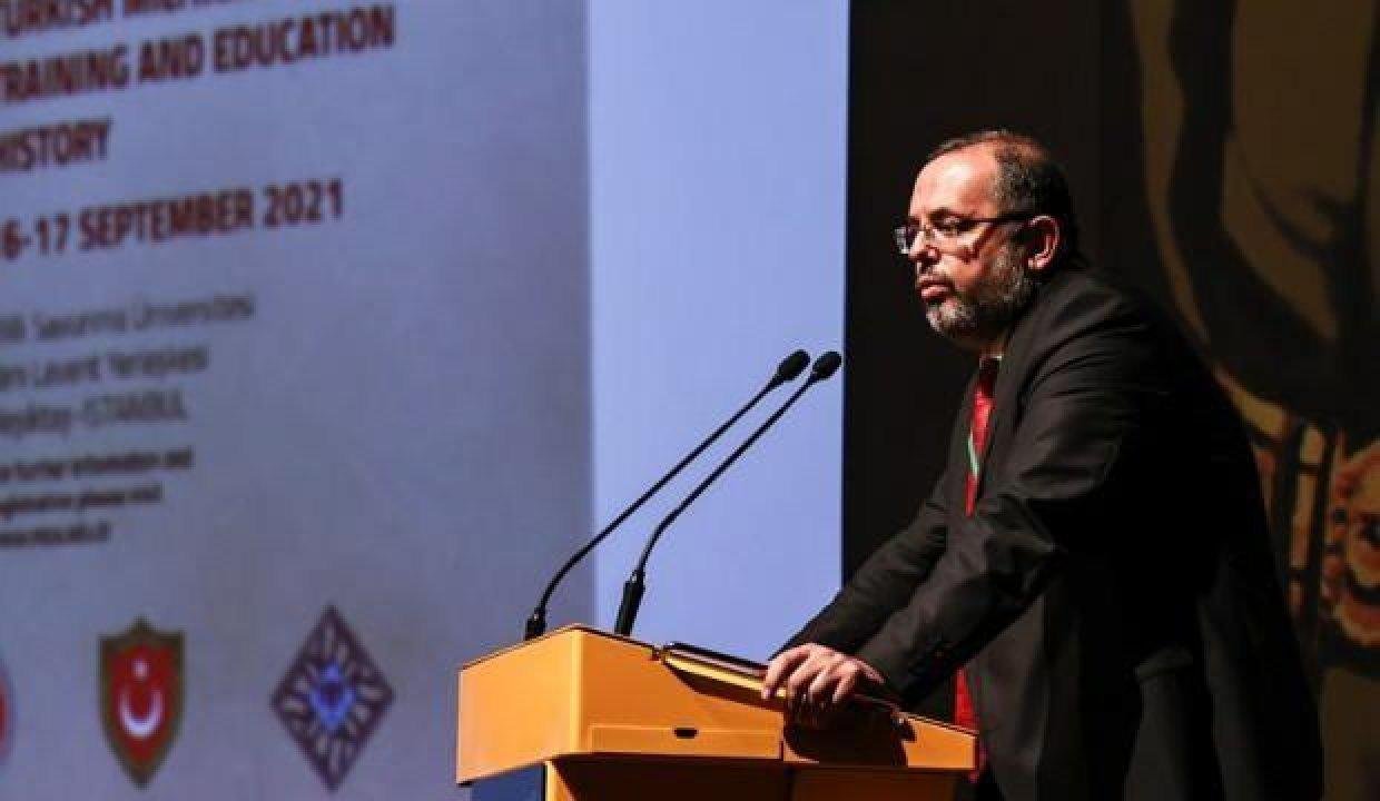 Prof. Dr. Erhan Afyoncu’dan acı itiraf: Yapı tamamen FETÖ’nün eline geçmişti