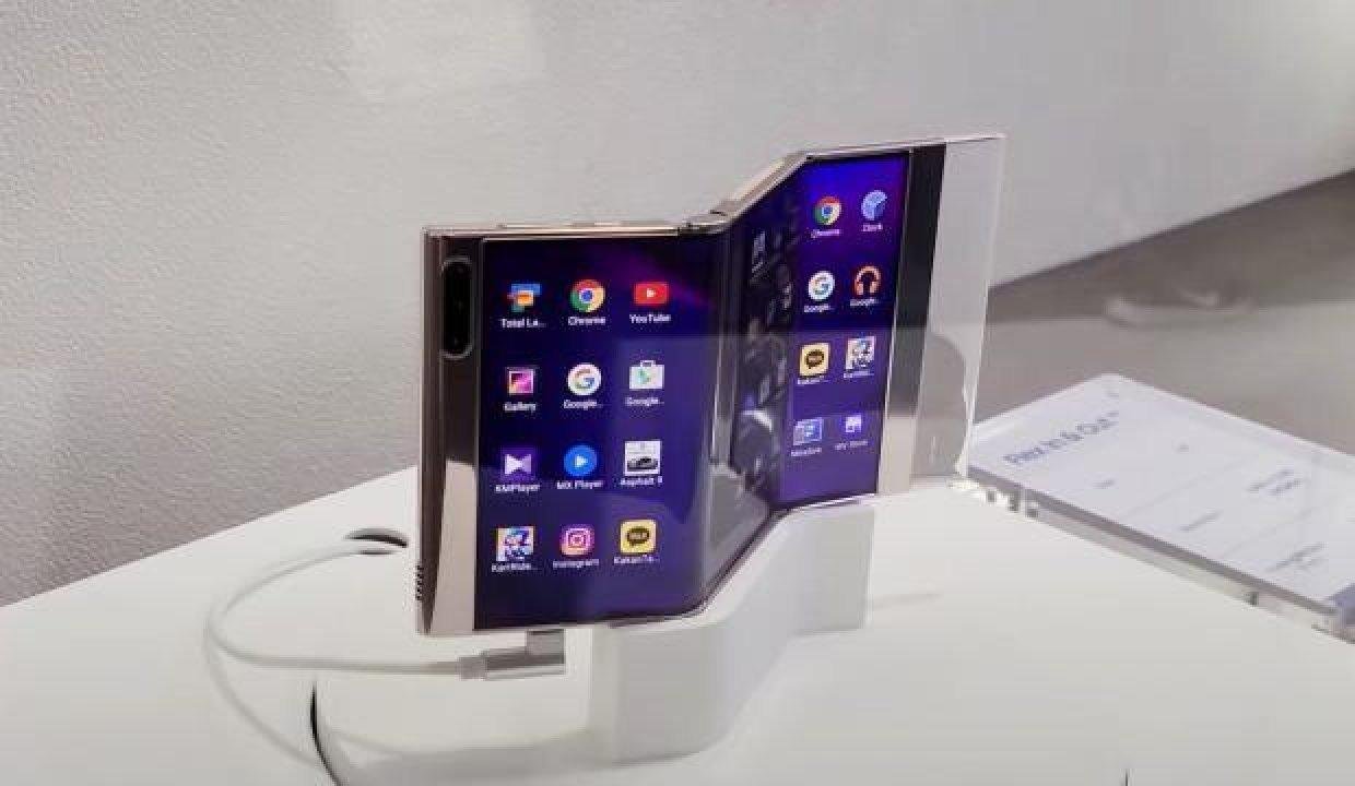 Samsung’dan akordeon akıllı telefon