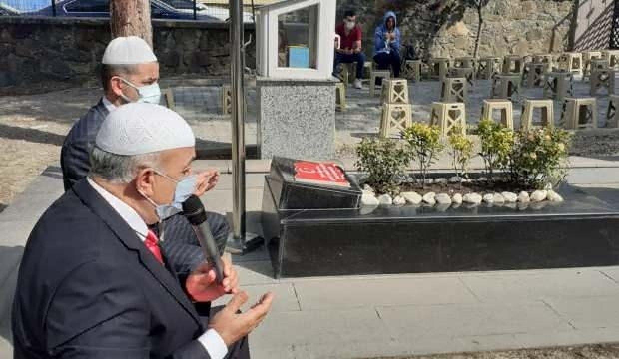 Şehit öğretmen Şenay Aybüke, mezarı başında anıldı