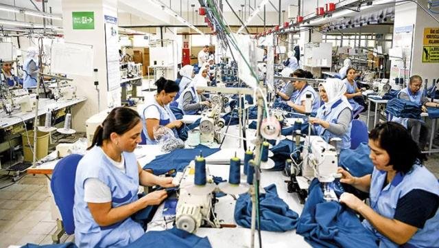 Son Dakika: Aşı olmayan işçiler için haftada 1 kez koronavirüs testi zorunluluğu getirildi