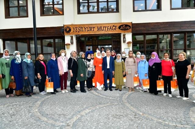 Son dakika haberleri | AK Partililer, Yeşilyurt Belediyesi’nin yatırımlarını gezdi