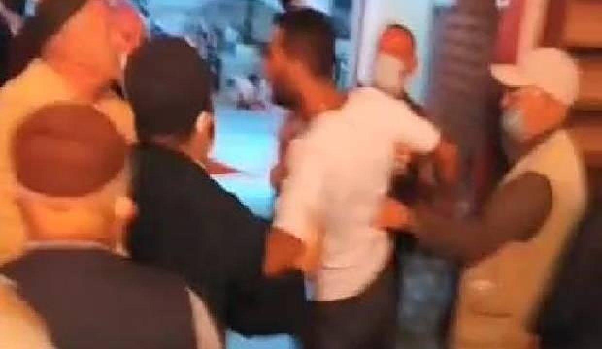 Sultangazi’de camide imam ve cemaate sopalı saldırı iddiası