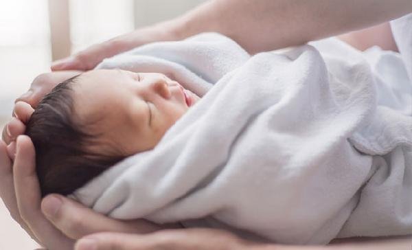 ‘Sünnetli bebeklerde idrar yolu enfeksiyonu yüzde 90 daha az görülüyor’