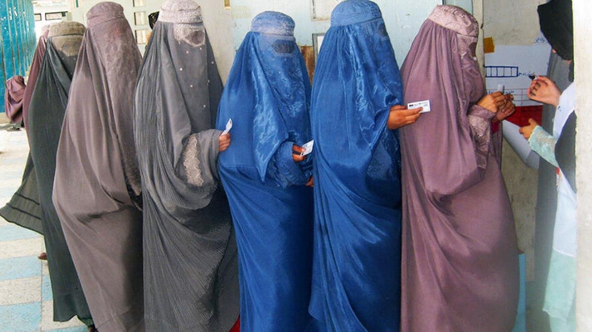 Taliban yeni dönem yasaklarını duyurdu: Müzik de kadınların yalnız seyahat etmesi de yasak