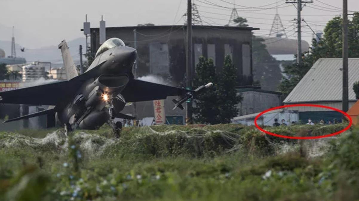 Tayvan tarihinde bir ilk! Tatbikat kapsamında savaş uçaklarını otoyola indirdiler