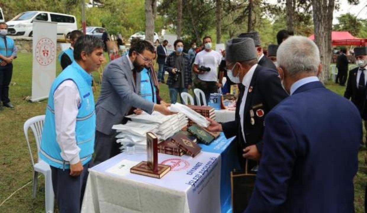 Türkiye Diyanet Vakfından gazilere Kur’an-ı Kerim hediyesi