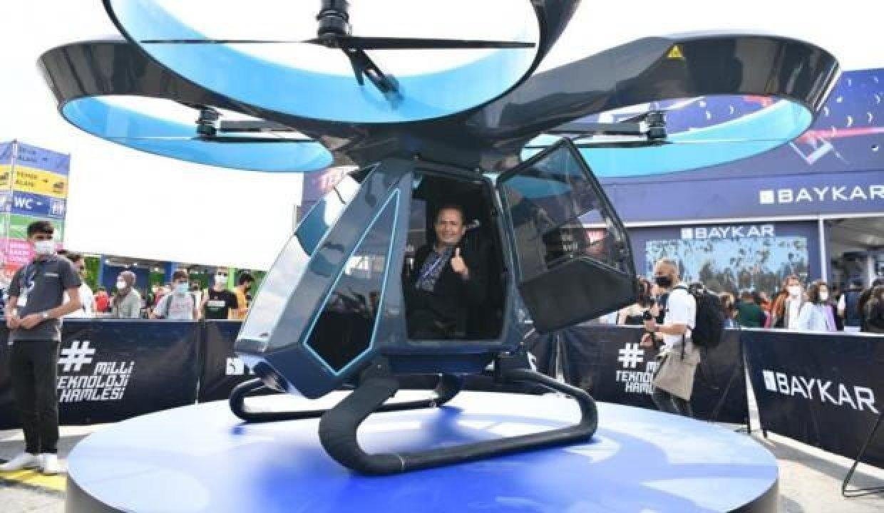 Tuzla Belediye Lideri Şadi Yazıcı TEKNOFEST’i ziyaret etti