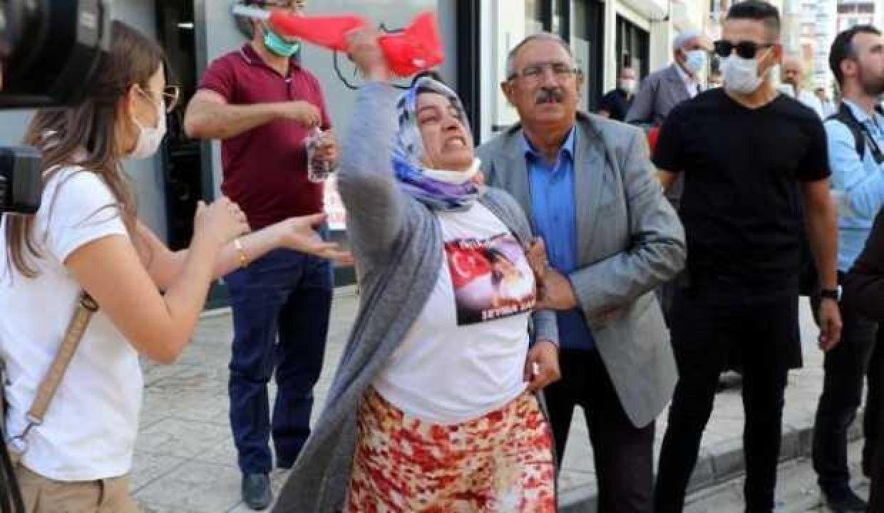 Van’da HDP önünde eylemdeki anne: Kızım savcı olacaktı, hayallerini çaldılar