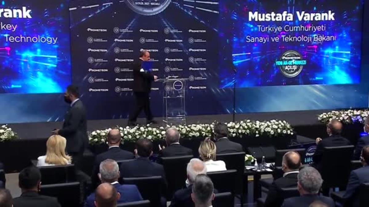 Varank: “Milli Teknoloji Hamlesi vizyonuyla yürüttüğümüz tüm çalışmalarınızın merkezine gençlerimizi koyuyoruz”