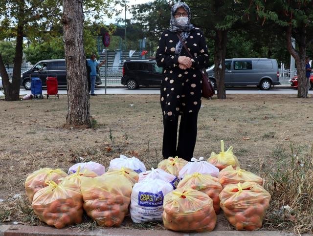 Vatandaşlar kış hazırlıkları için pazara koştu