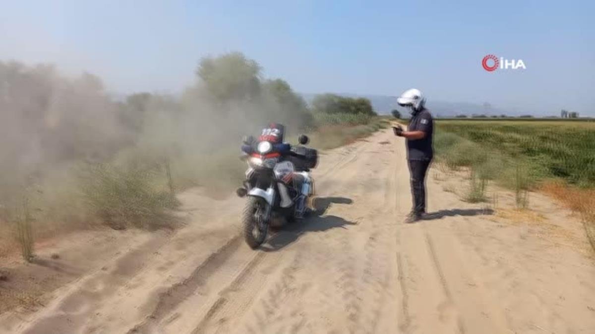 112 grubunun sıkıntı anları… Kuma saplanan 112 grubunu çiftçiler kurtardı