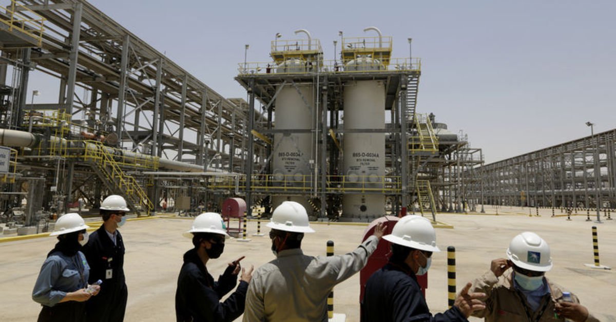 Aramco’nun kârı yükselen petrol fiyatlarıyla uçtu