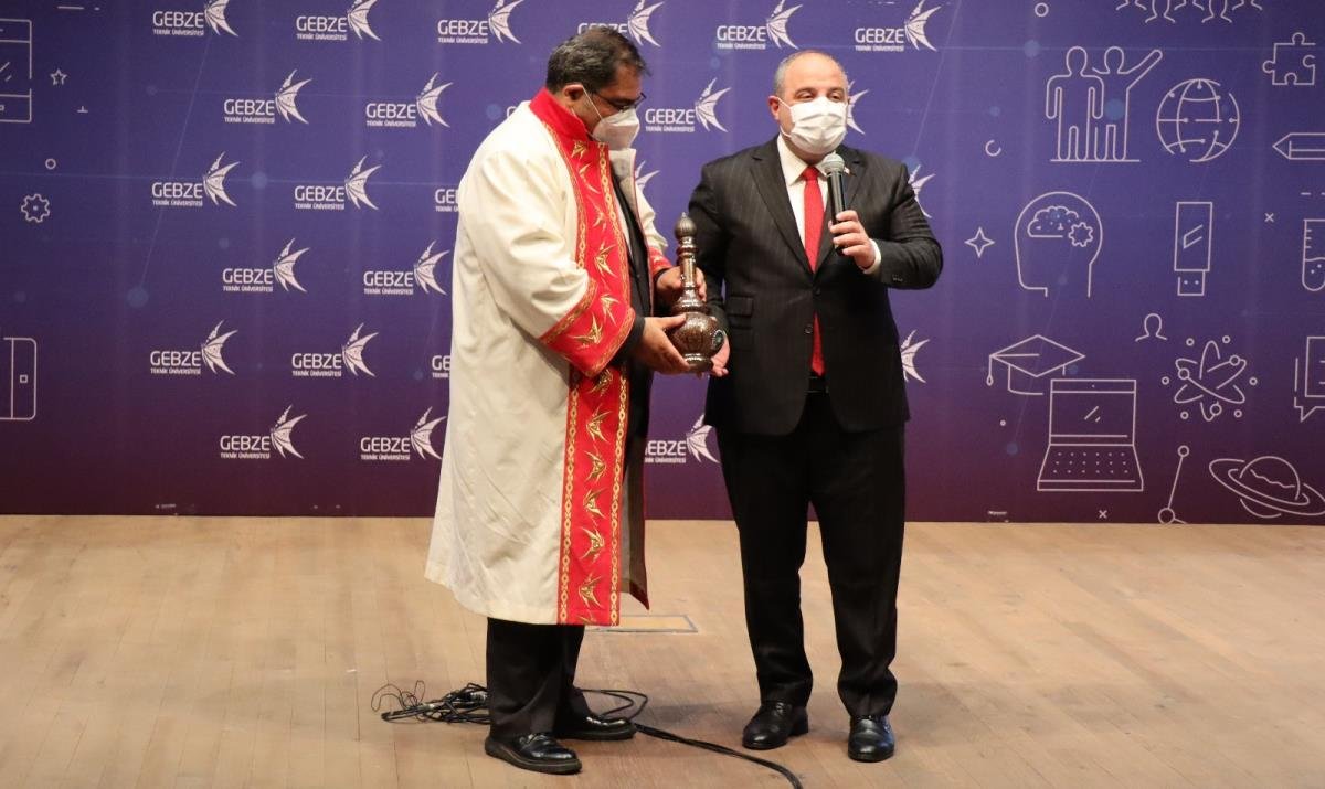 Bakan Varank, akademisyenlere seslendi