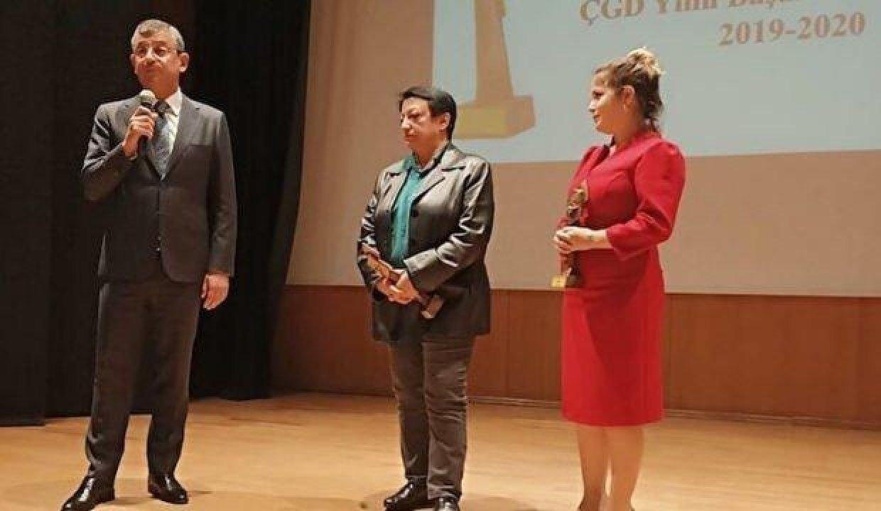 CHP’li Özel ve TTB Lideri Fincancı’nın katıldığı merasimde PKK yayın organlarına ödül
