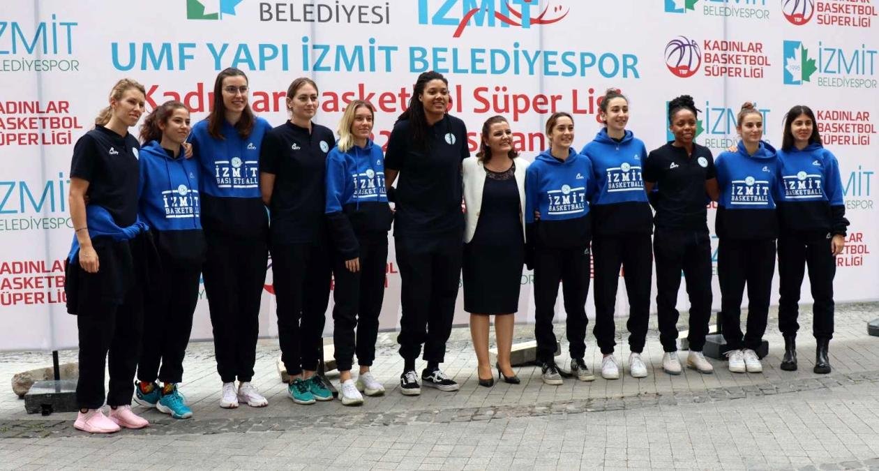 İzmit Belediyespor döneme hazır
