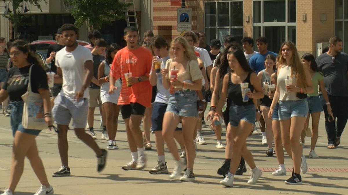 Koronavirüs salgınının büsbütün denetim altına alındığı Norveç’te tedbirler kaldırıldı