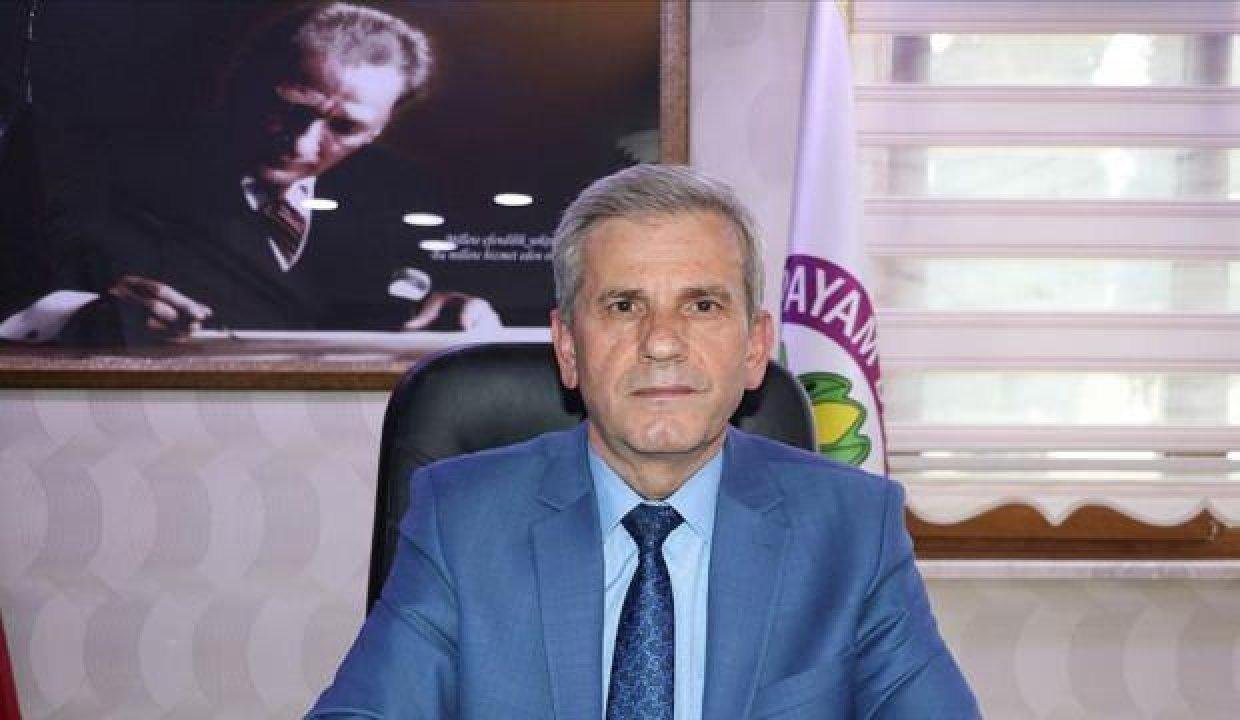 Kovid-19’dan babası ve ağabeyini kaybeden belediye liderinden ‘aşı’ daveti