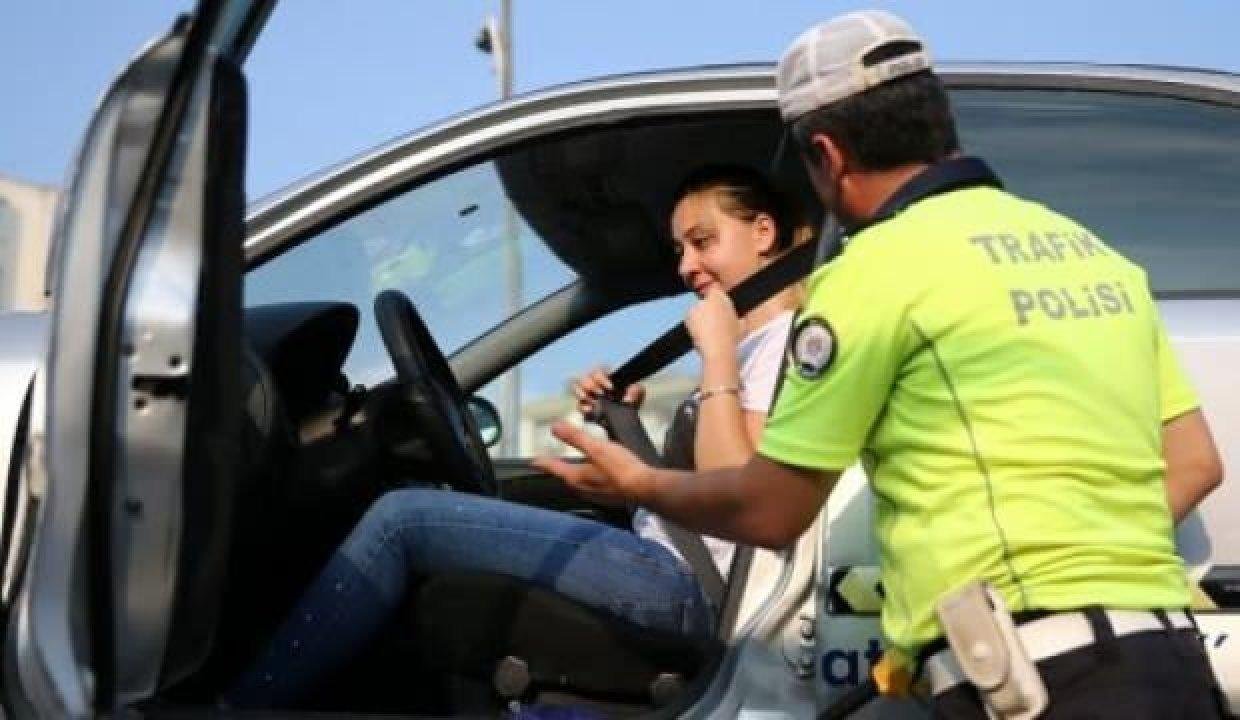 Polis iki günde 3 bin 310 şoför ve yolcuya emniyet kemeri cezası kesti