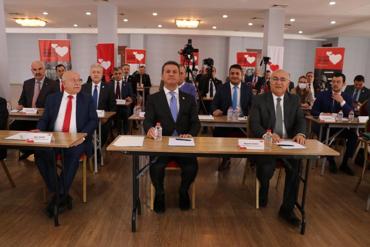 TDP Genel Lideri Sarıgül Kocaeli’de 1. Değişim Kampı’na katıldı
