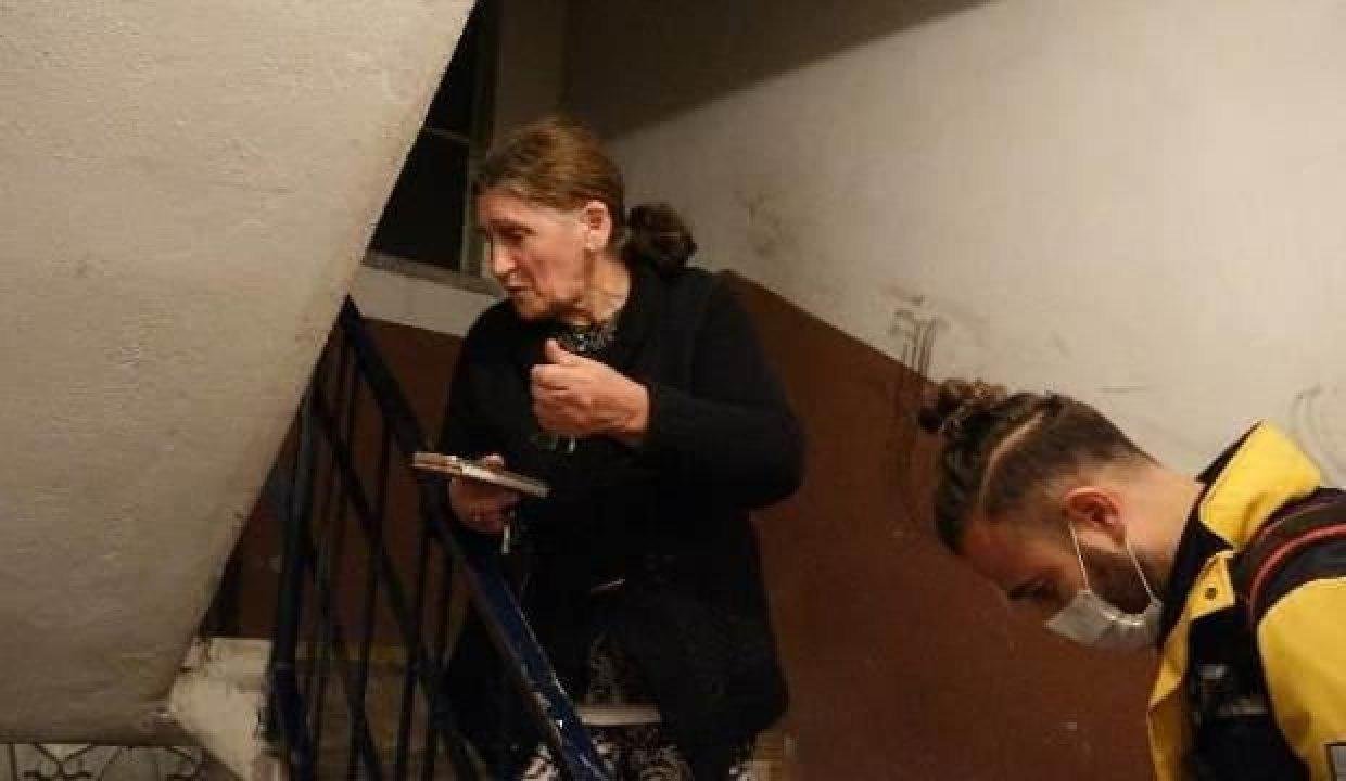 Telefonunu kazara sessize aldı, grupları harekete geçirdi