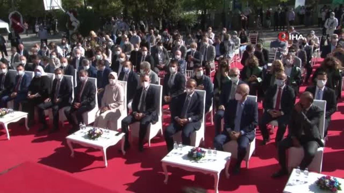 Yeni üniversitede öğrencilere birinci dersi Numan Kurtulmuş verdi