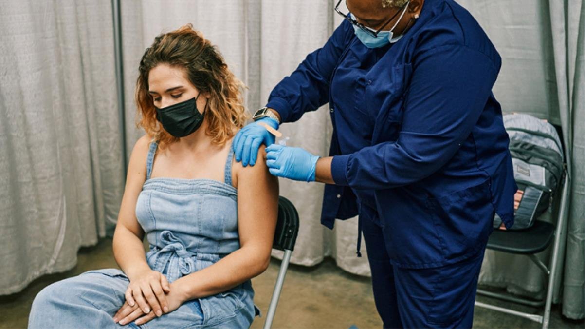 2 doz BioNTech olan 1 milyon kişinin bilgileri incelendi! Aşının koruyuculuğu 6 ayda yüzde 20’ye düşüyor