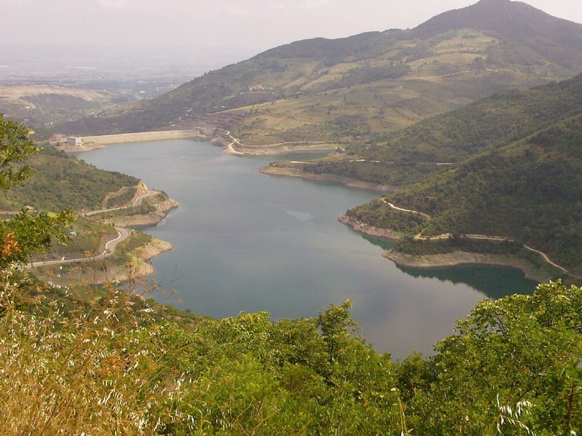 Yuvacık Barajında su seviyesi azaldı, köprü ortaya çıktı