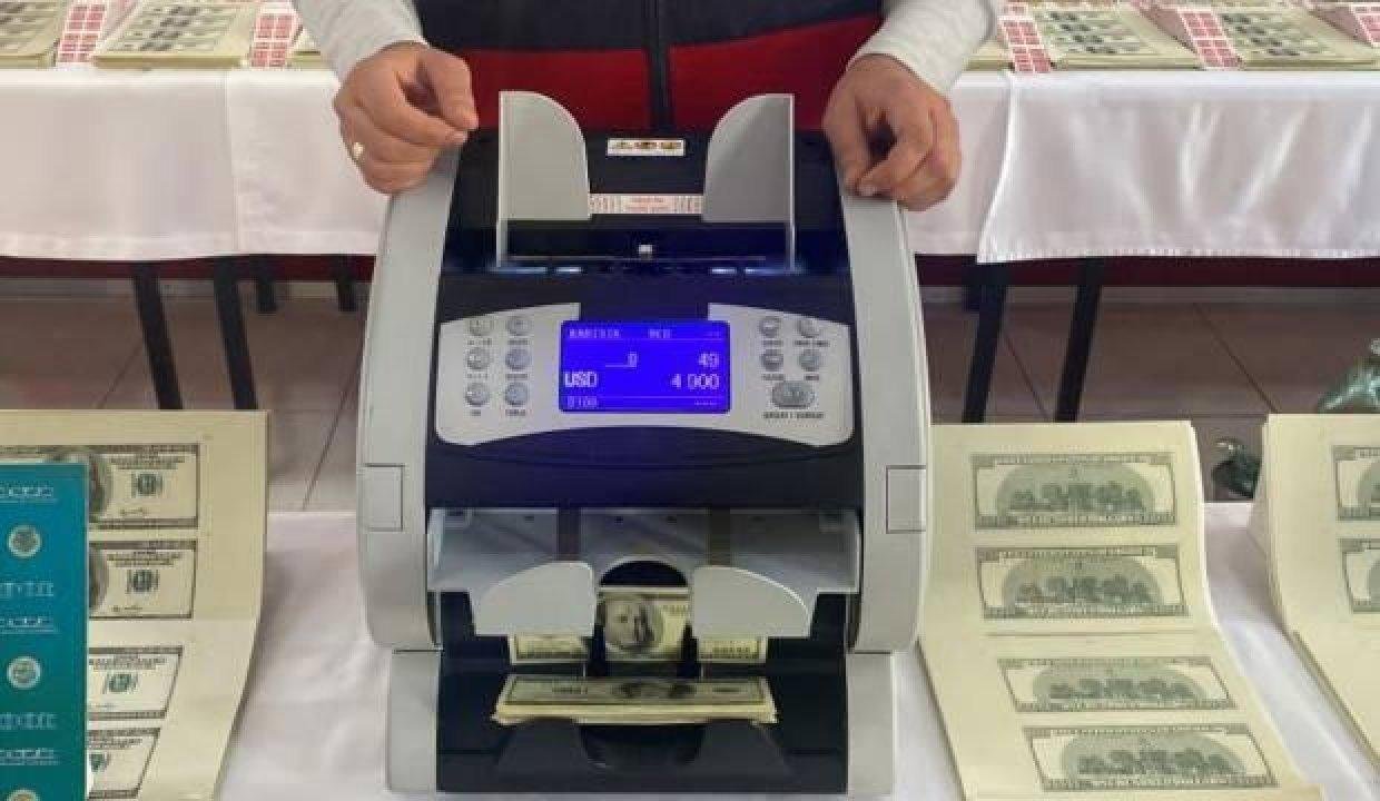 40 milyon liralık dolar ele geçirildi