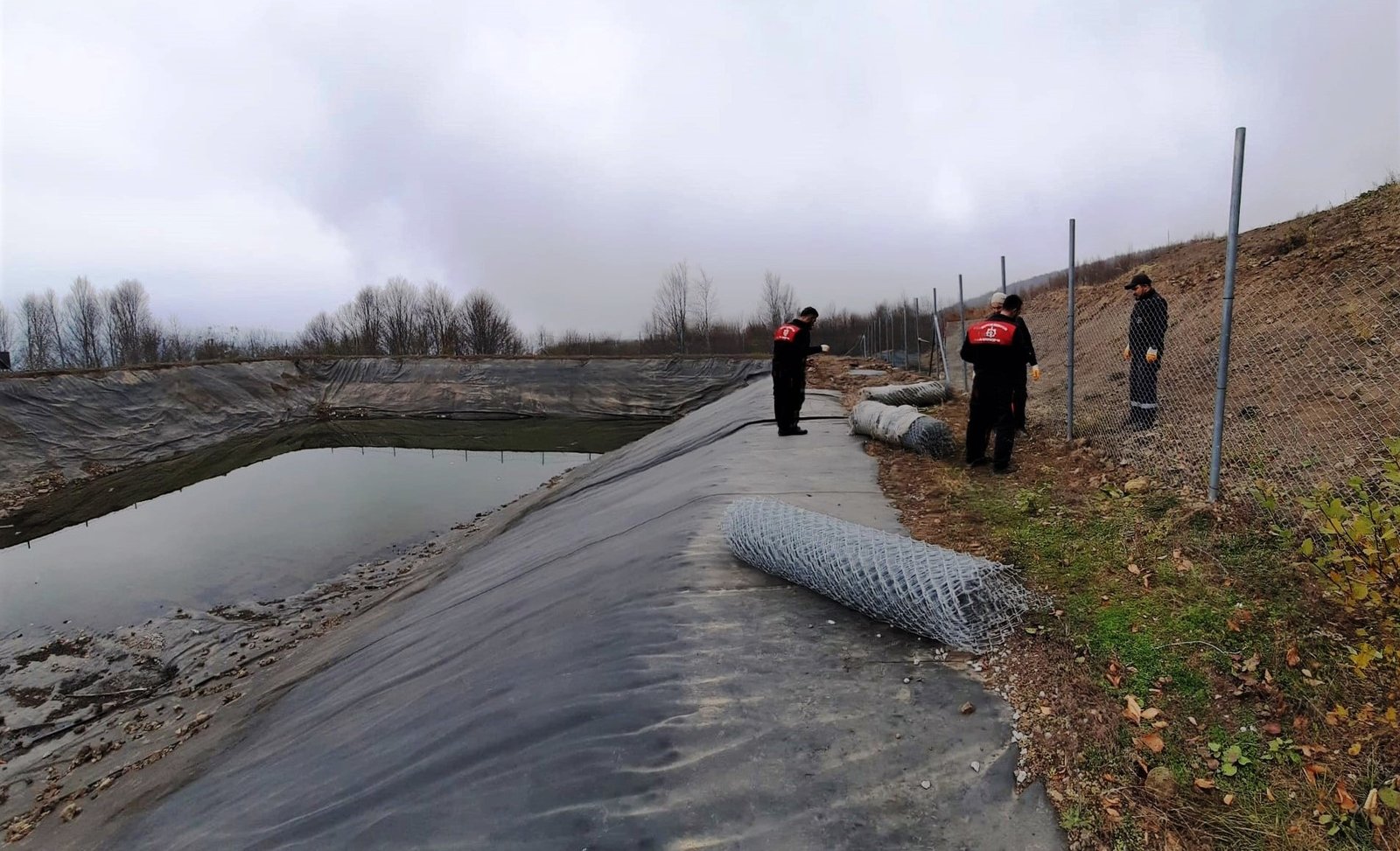Kartepe’de Göletin Çitleri Tamir Edildi