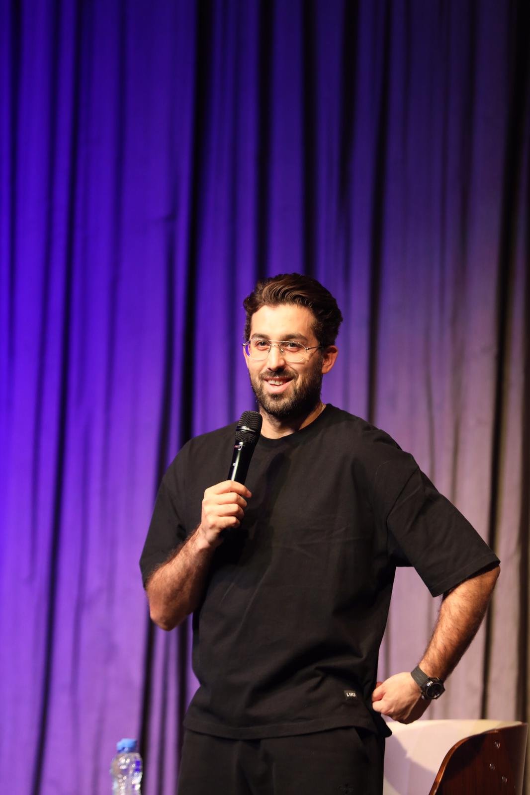 Öğretmenler, Doğu Demirkol’un stand-up gösterisi ile eğlendi