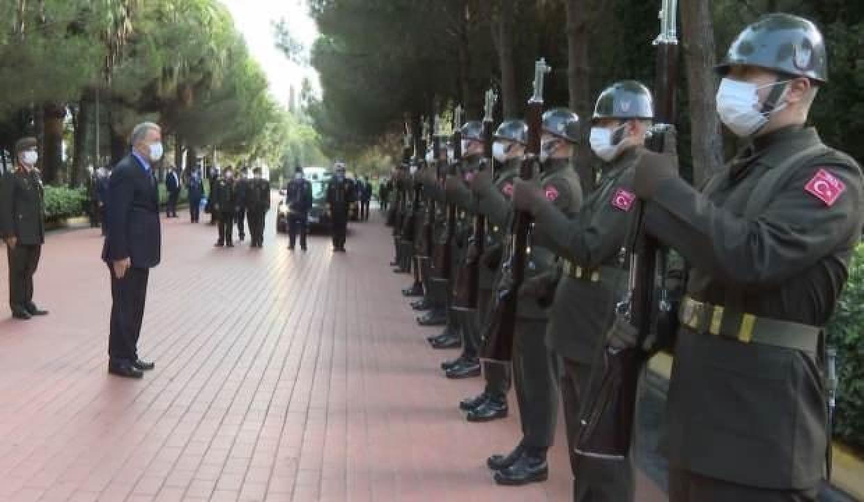 Bakan Akar ve kumandanlardan Ege çıkarması
