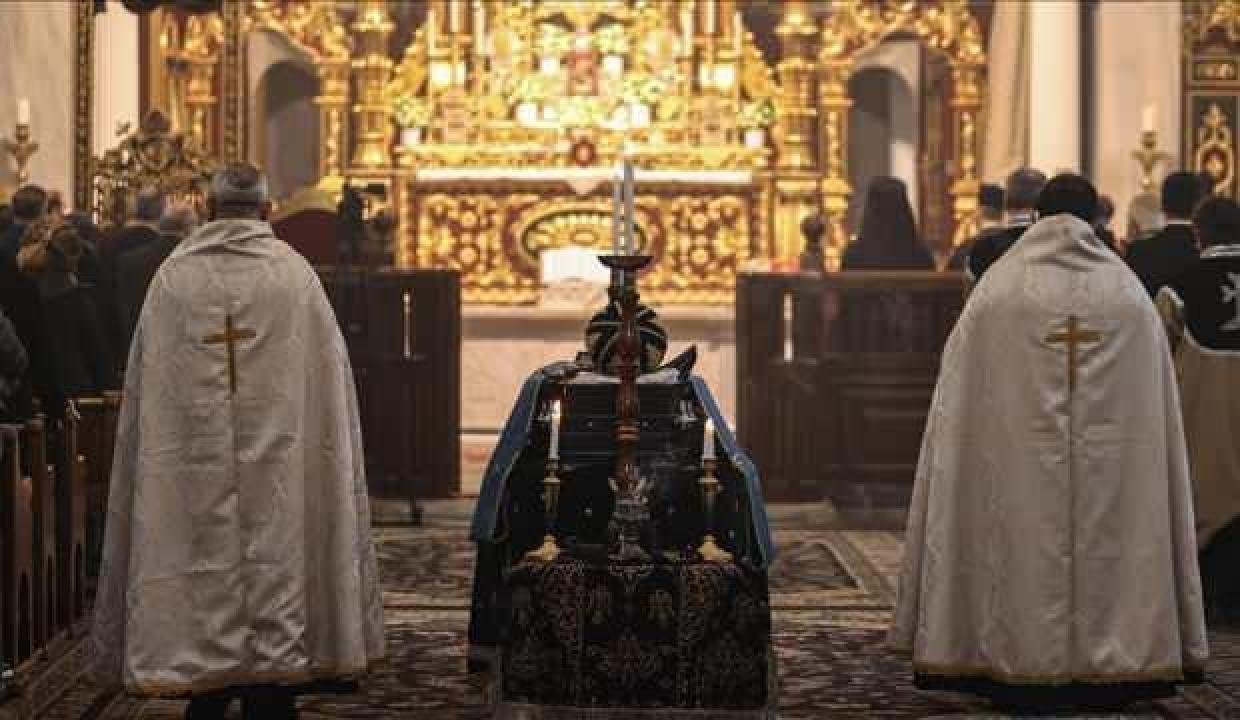 Başrahip Tatul Anuşyan son seyahatine uğurlandı