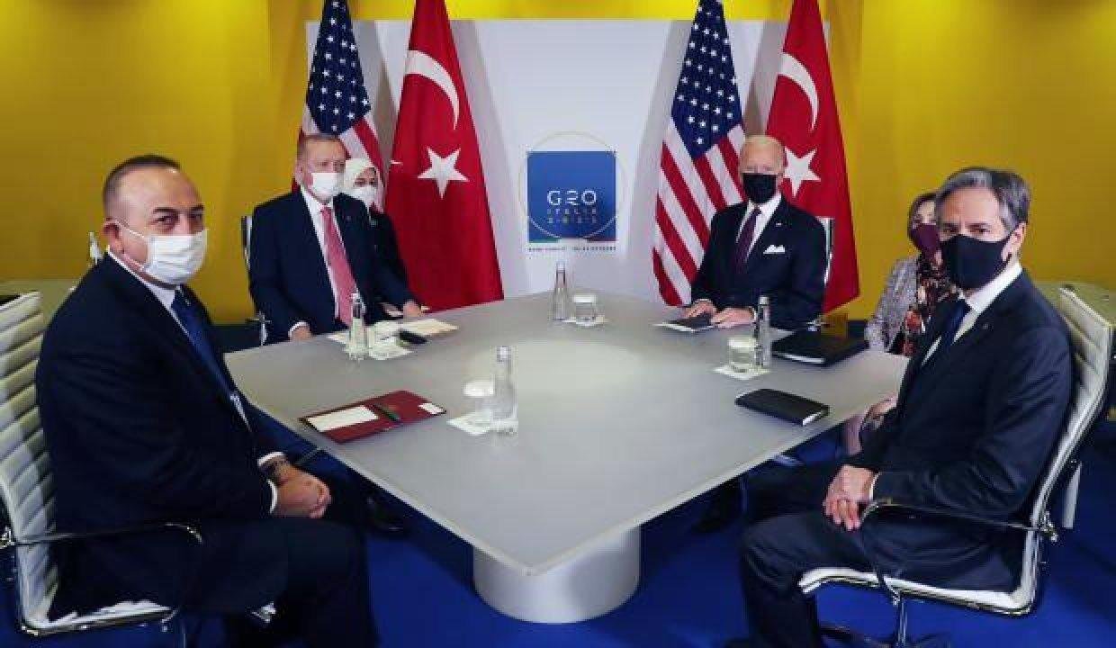 Biden-Erdoğan görüşmesi uzadı: Aslı Aydıntaşbaş nasıl kıvıracağını şaşırdı!