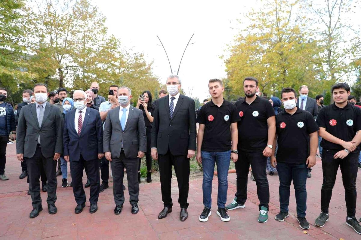 Bisiklet dostu kentte üniversite öğrencilerine ikram bisiklet