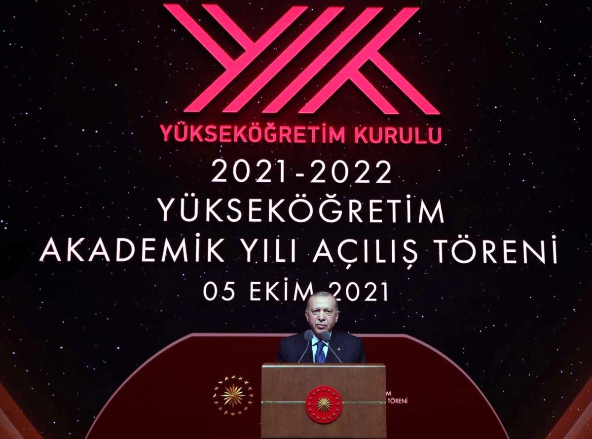 Cumhurbaşkanı Erdoğan: “110 bin üzerinde yeni yatağı öğrencilerimizin hizmetine sunacağız”