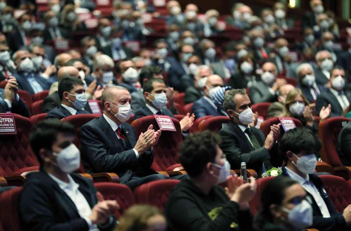 Cumhurbaşkanı Erdoğan: “3600 ek gösterge sorununu önümüzdeki yılın sonuna kadar tahlile kavuşturmayı planlıyoruz”