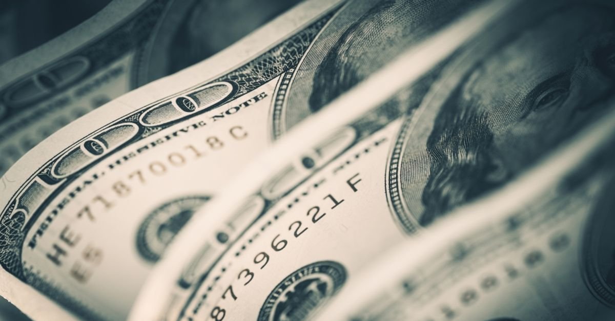 Dolar/TL tepeyi yeniledi