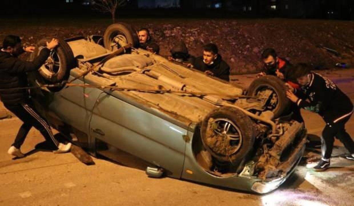 Edirne’de kaza yapan araba yolun ortasında aykırı döndü: 2 yaralı