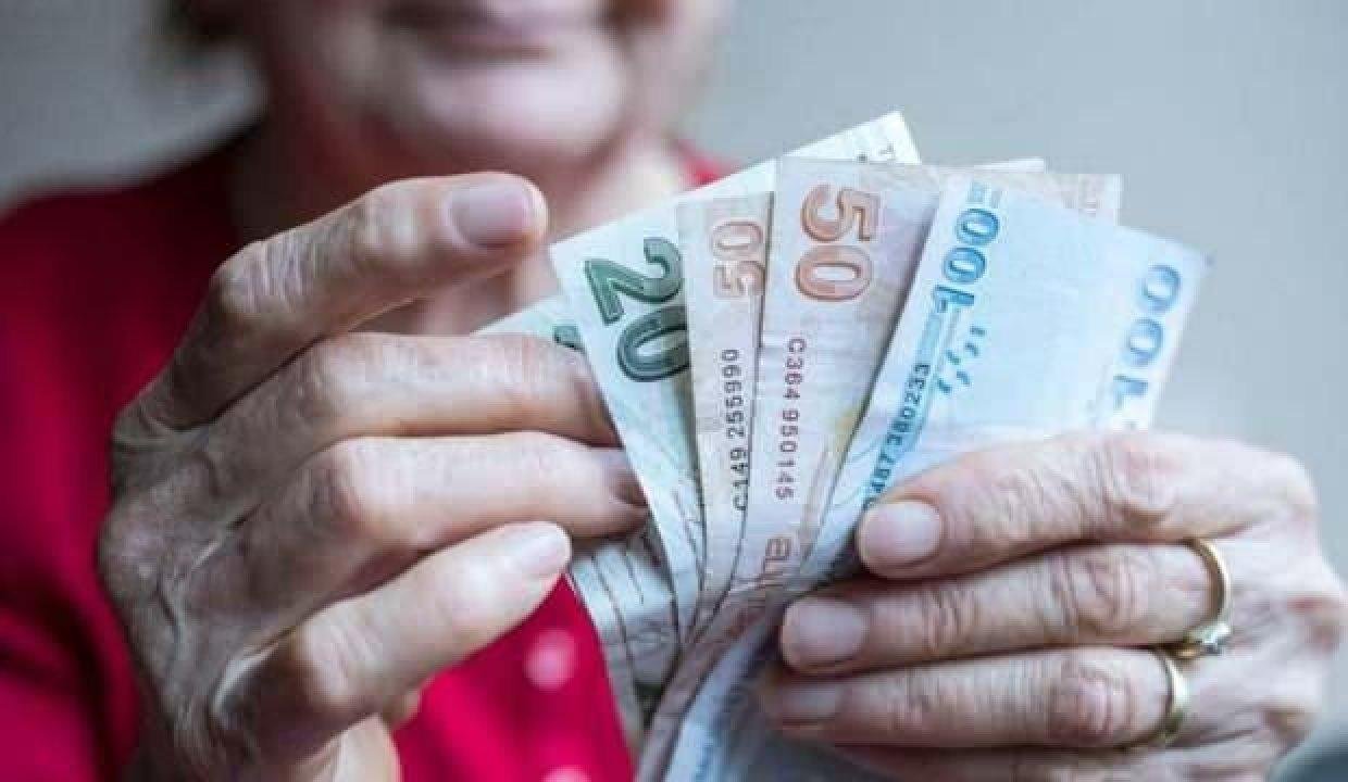 Emekli maaş artırımı ne kadar olacak? Ocak’ta ”En düşük emekli aylığı minimum fiyat kadar olmalı”